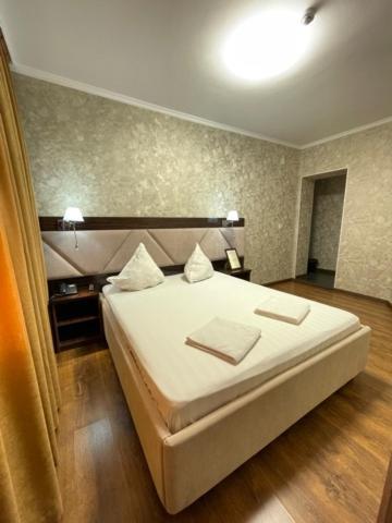 Diar Hotell Atyraū Exteriör bild